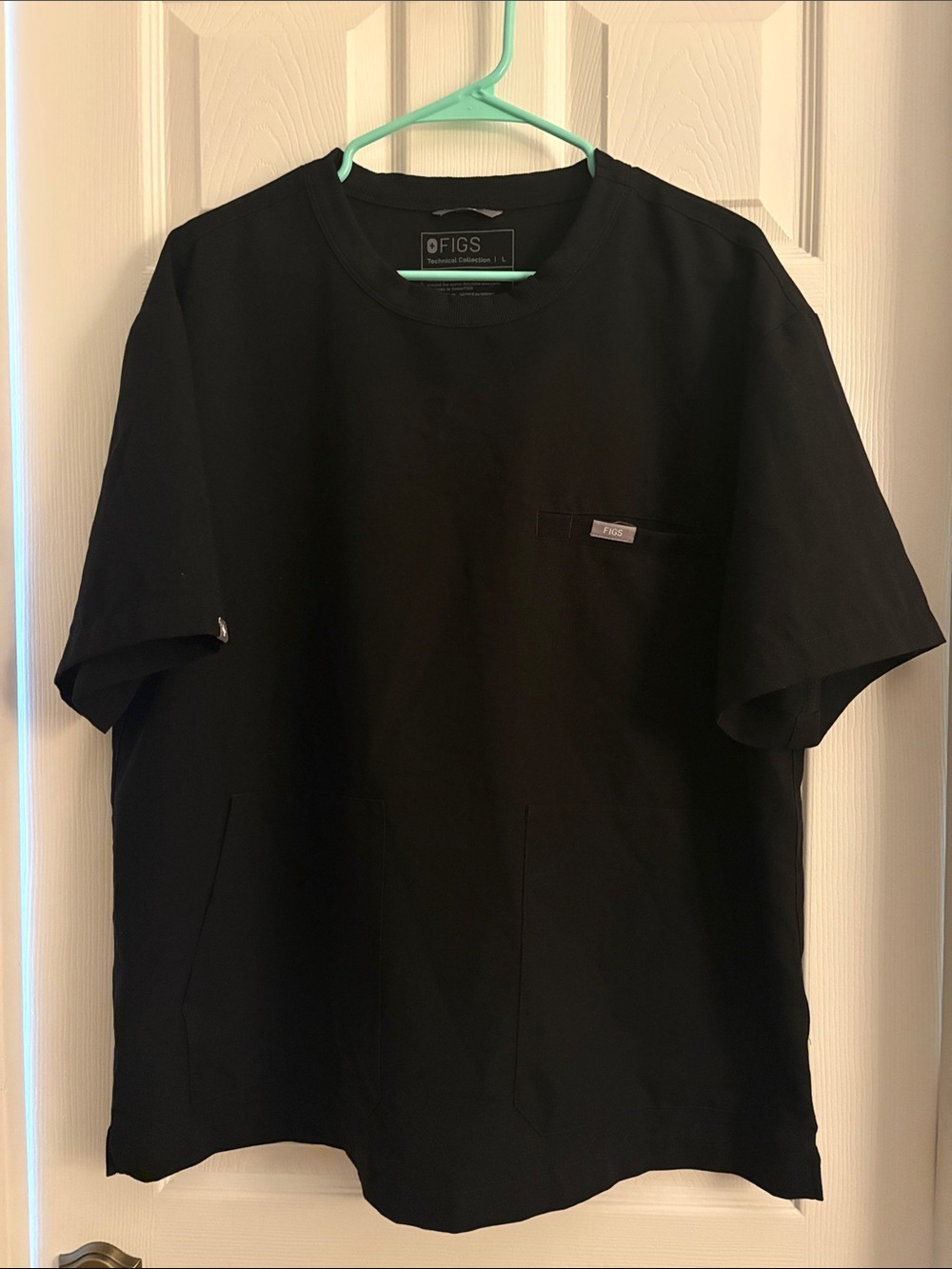 FIGS Black Short-Sleeve Crew Pocket Tee